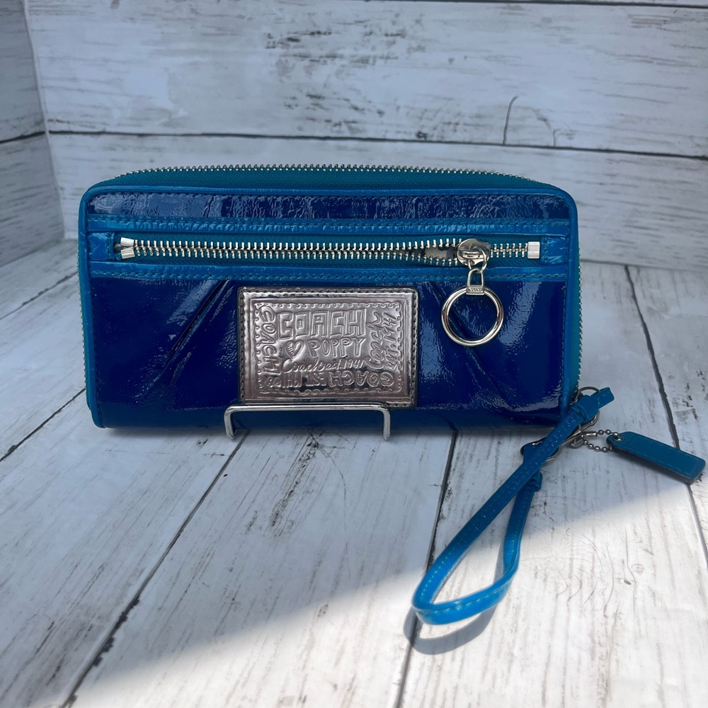 Coach poppy wallet Blue patent wristlet